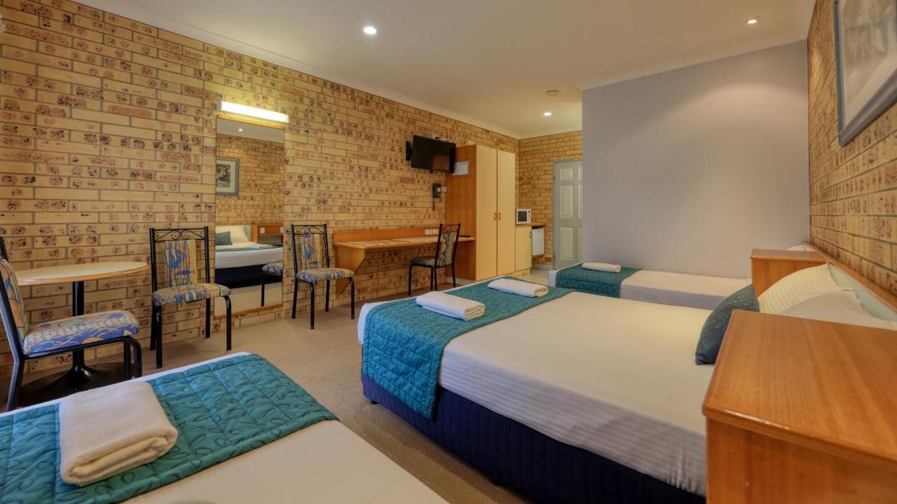 Mulga Country Motor Inn Чарлевил Екстериор снимка