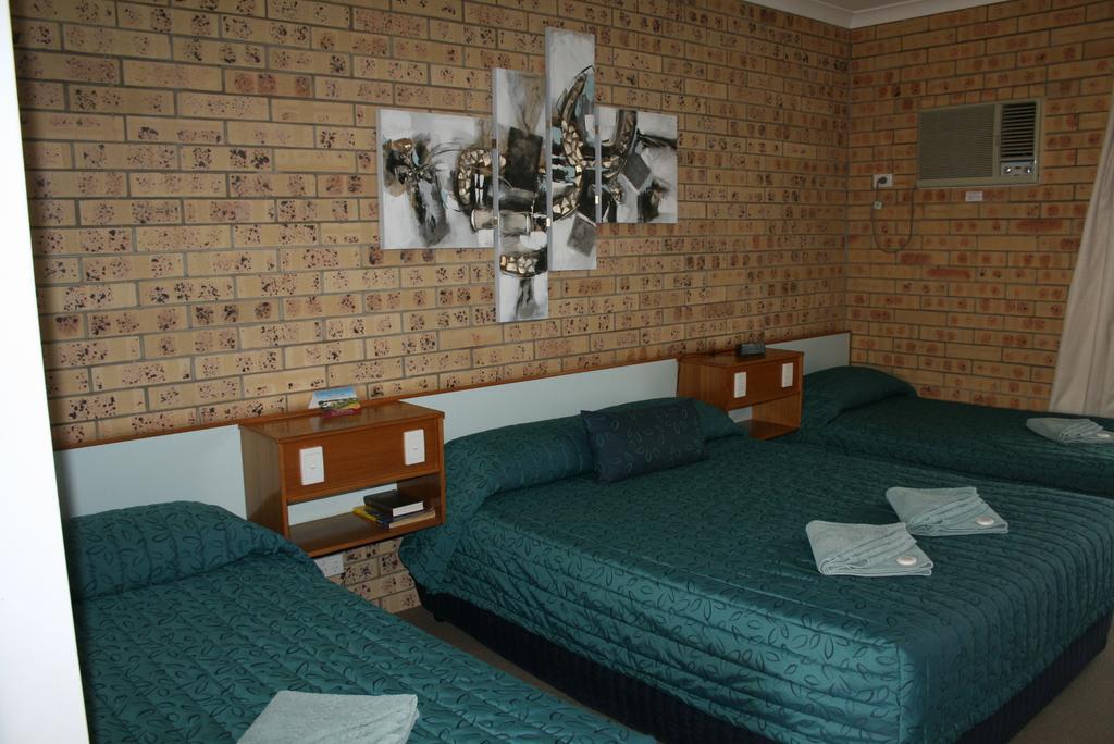 Mulga Country Motor Inn Чарлевил Стая снимка