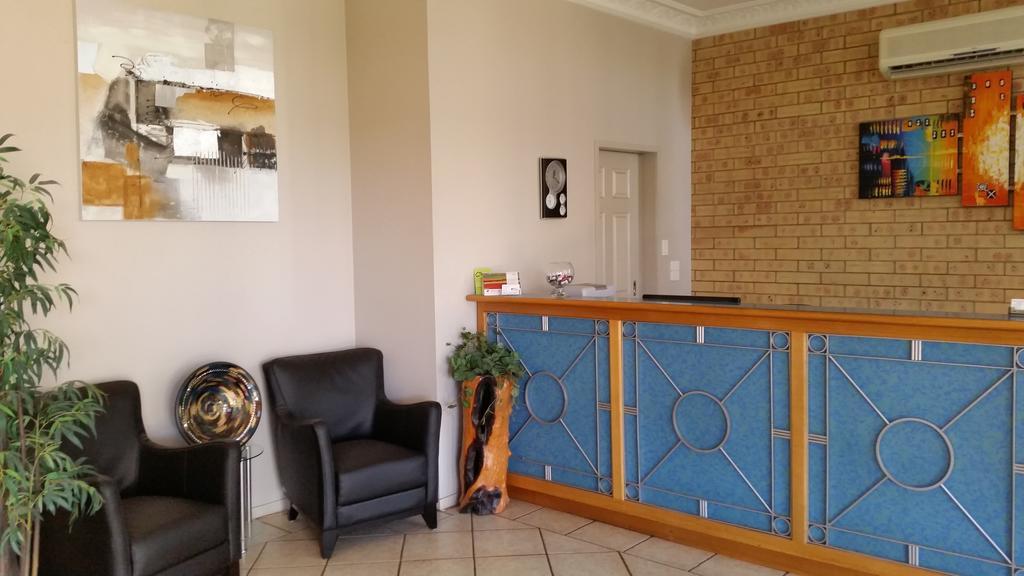 Mulga Country Motor Inn Чарлевил Екстериор снимка