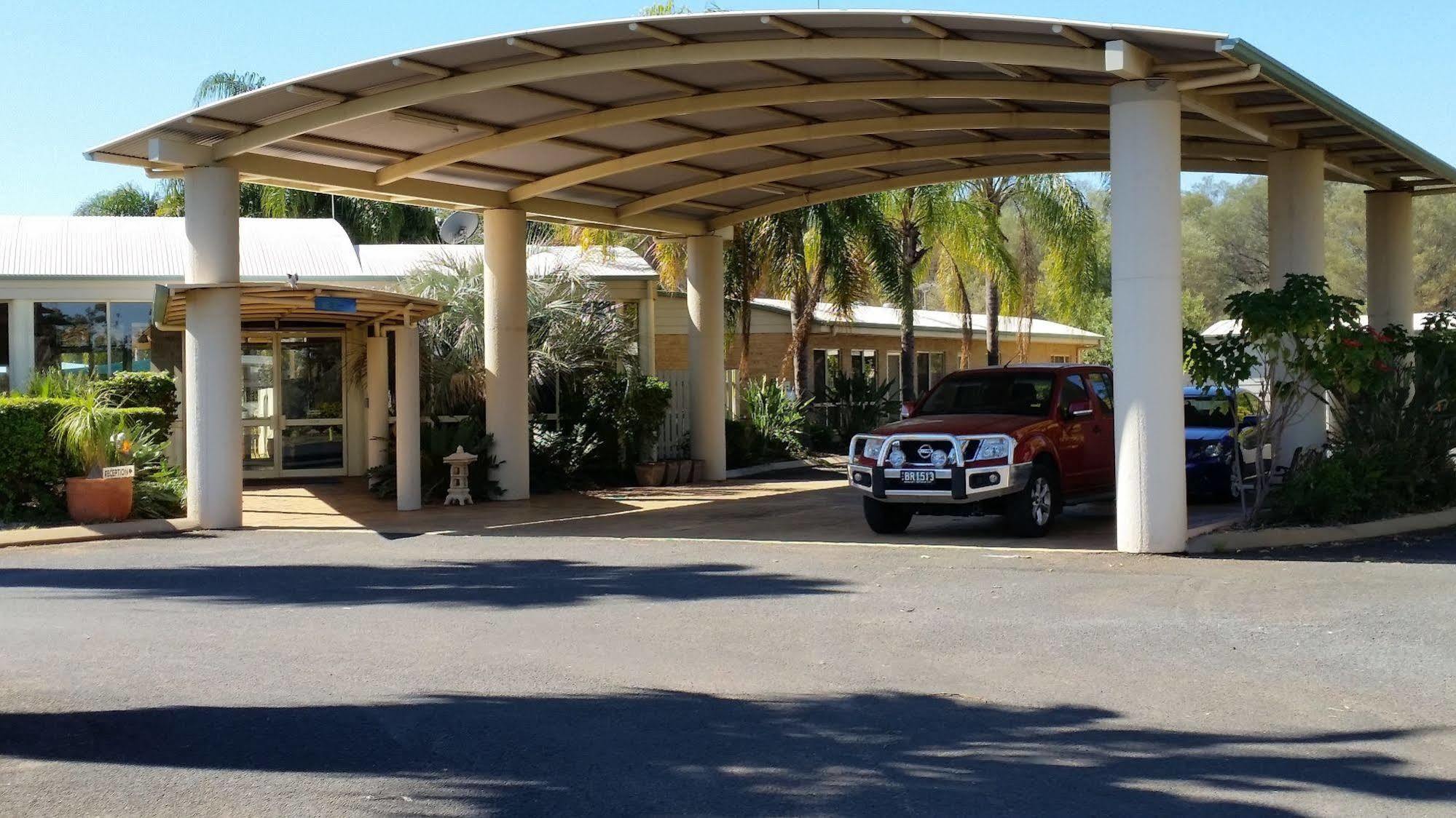 Mulga Country Motor Inn Чарлевил Екстериор снимка