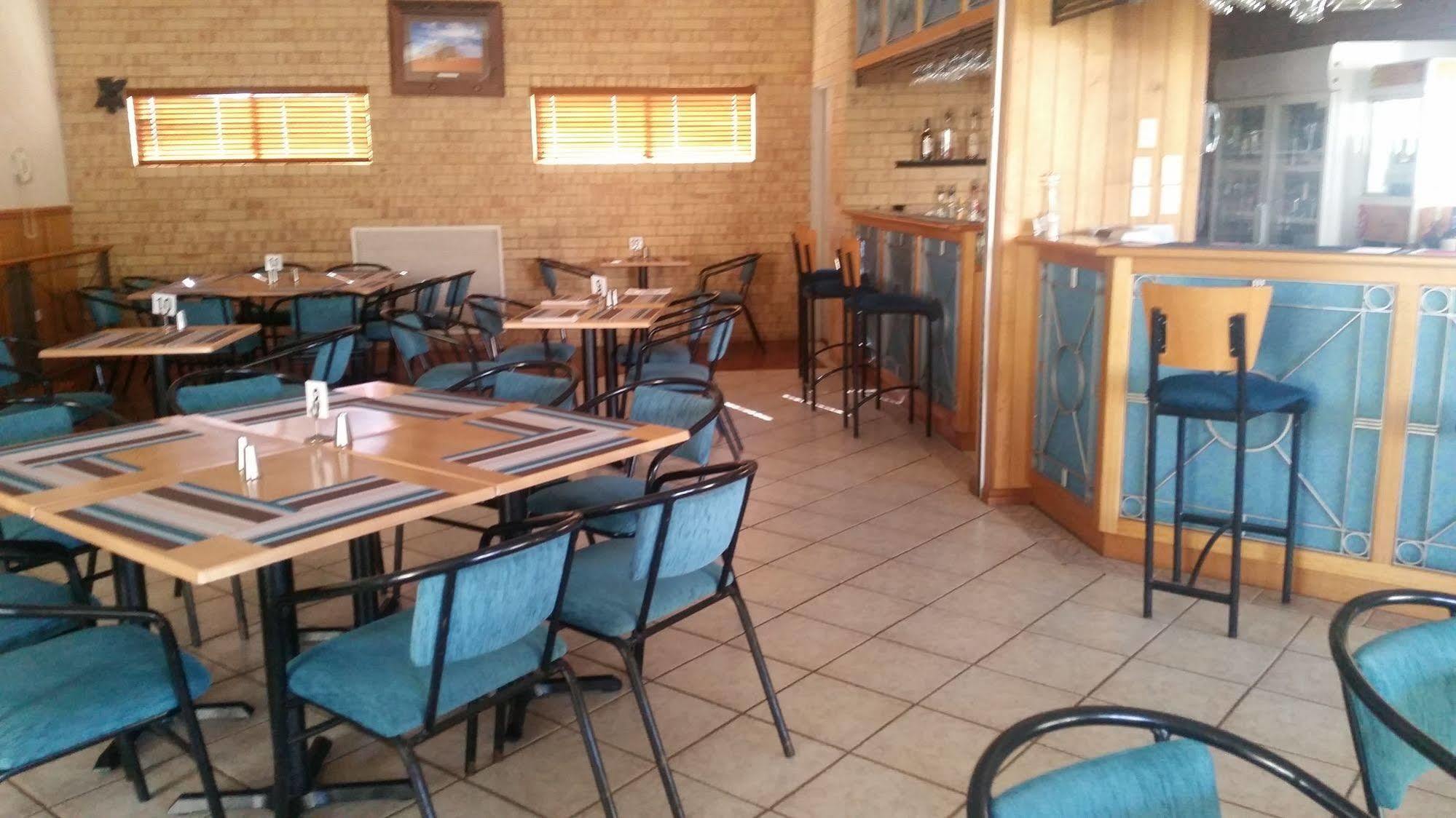 Mulga Country Motor Inn Чарлевил Екстериор снимка