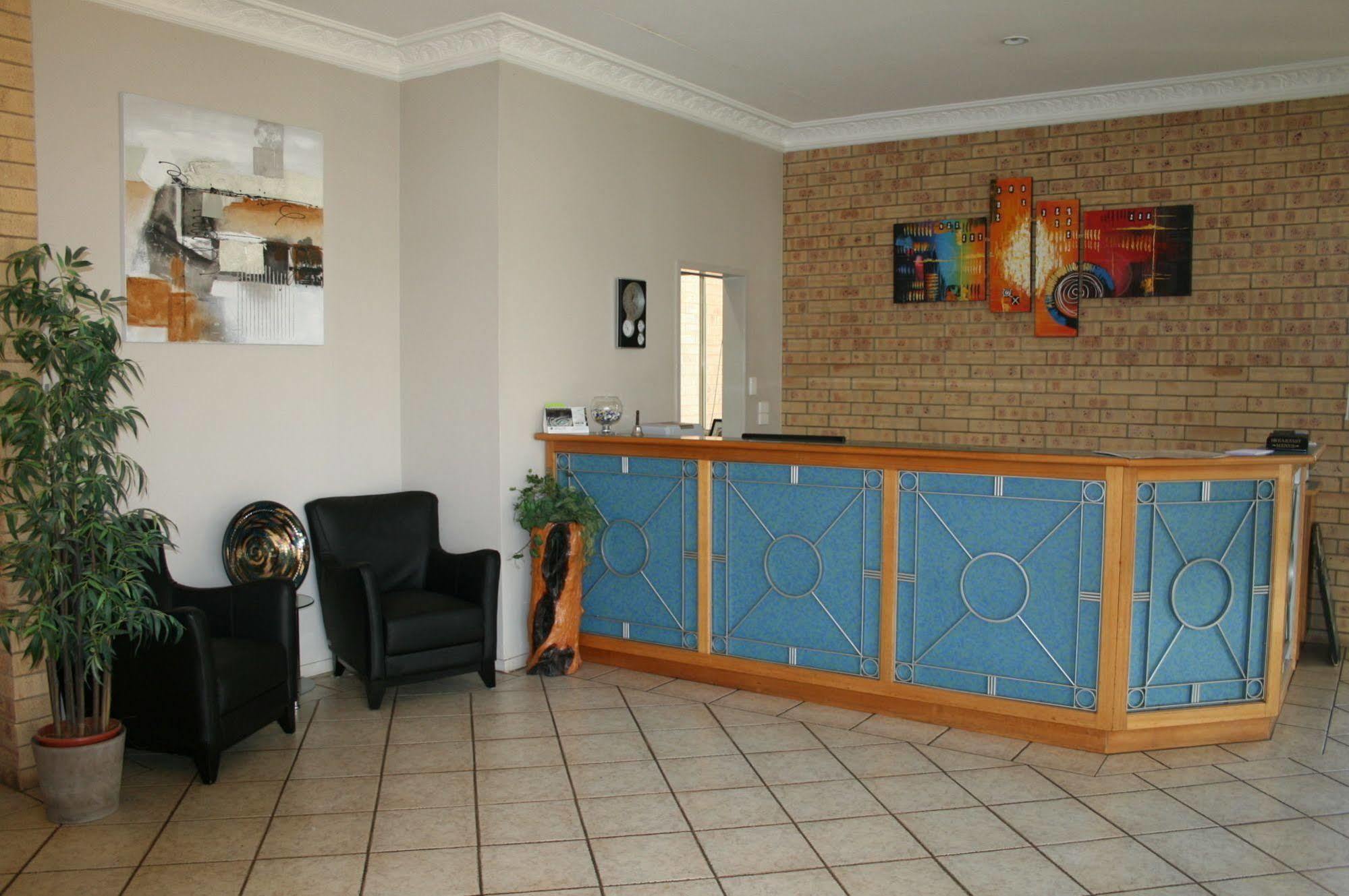 Mulga Country Motor Inn Чарлевил Екстериор снимка